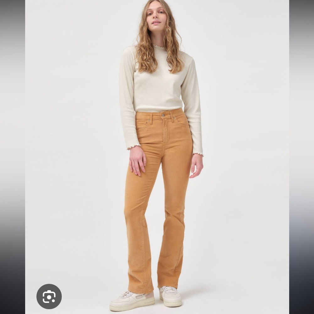 Levi’s | Brown 725 High Rise Bootcut Corduroy Pants - 32